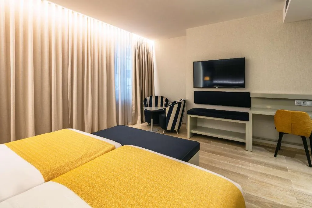 Room, Catalonia Porto, Porto