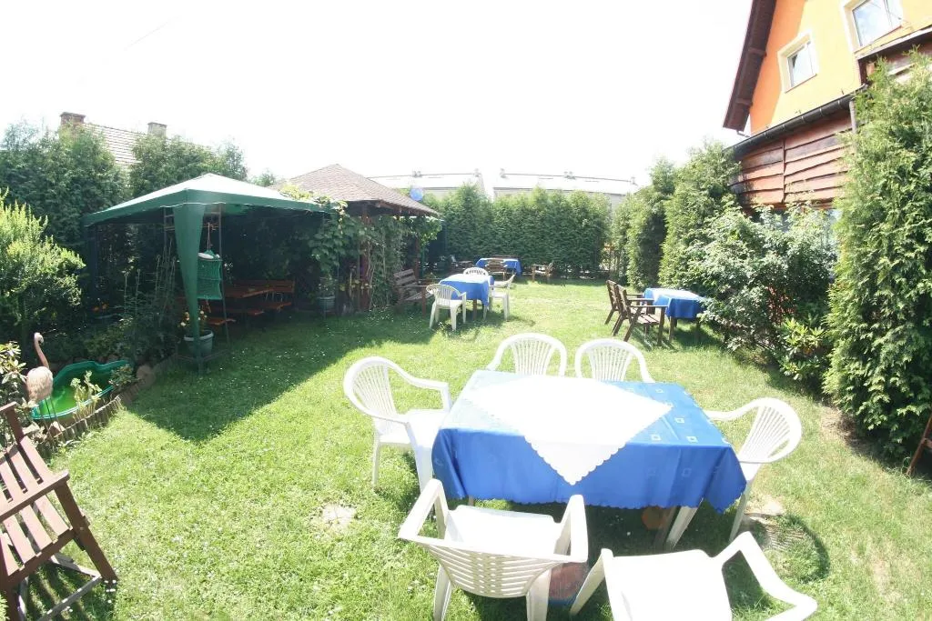 Terrace, Daisy Superior, Krakow