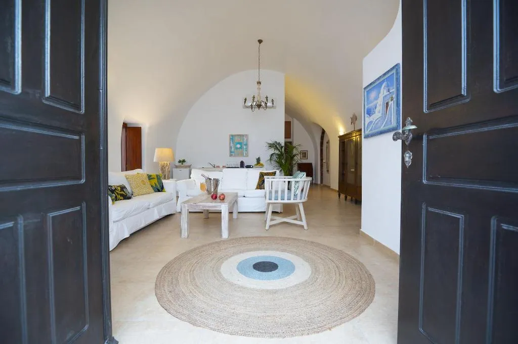 Room, Estate 1896, Santorini