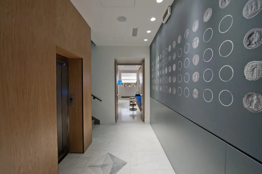 Lobby, White, Rome