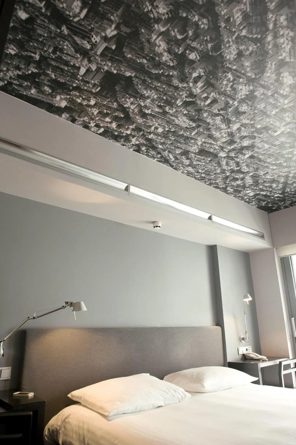 Room, Periscope, Athens