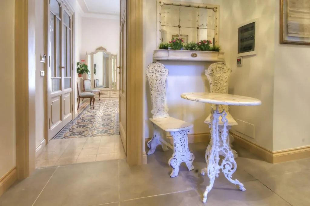 Room, Rome Charming Suites, Naples