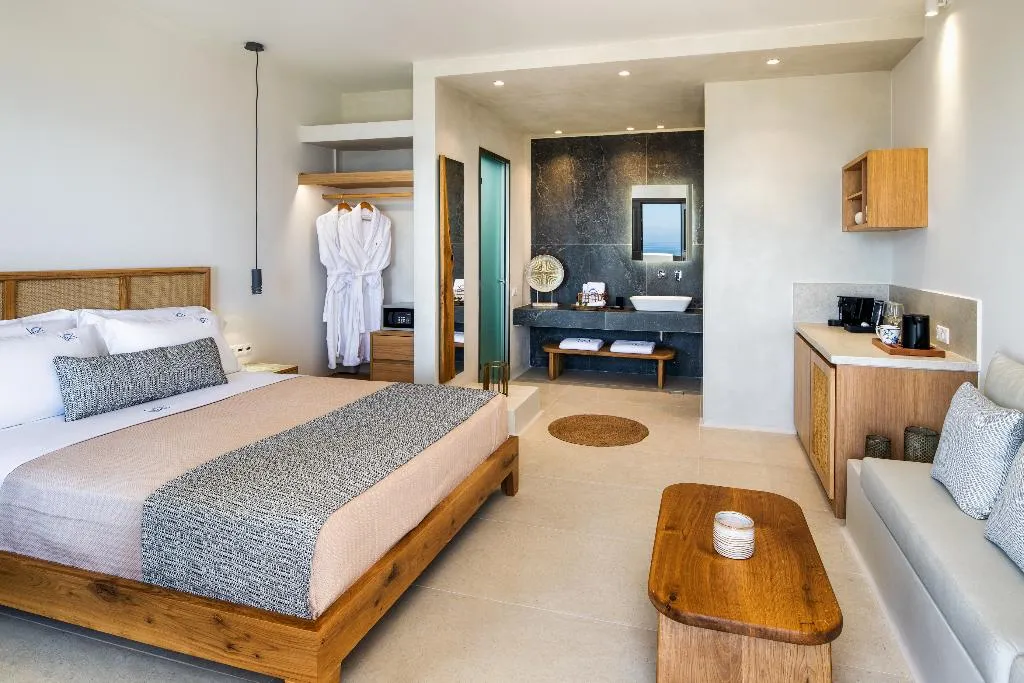 JUNIOR SUITE WITH JACUZZI Room, Venus Sunrise Suites & Villas, Santorini