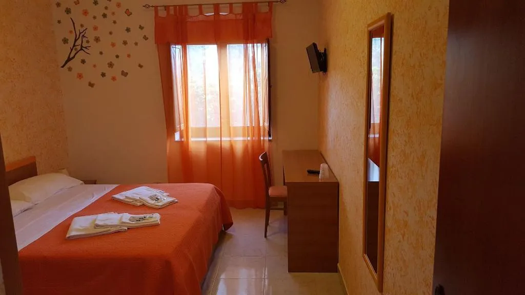 Room, Villa De Angelis, Naples