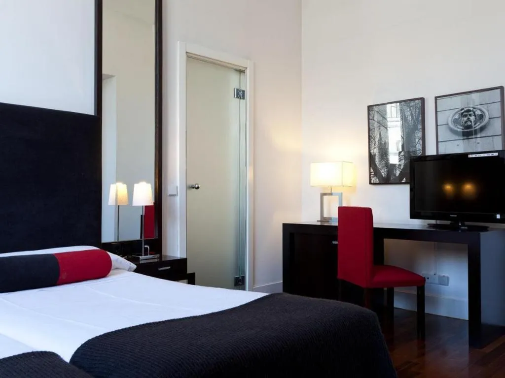TRIPLE STANDARD Room, Quatro Puerta del Sol, Madrid