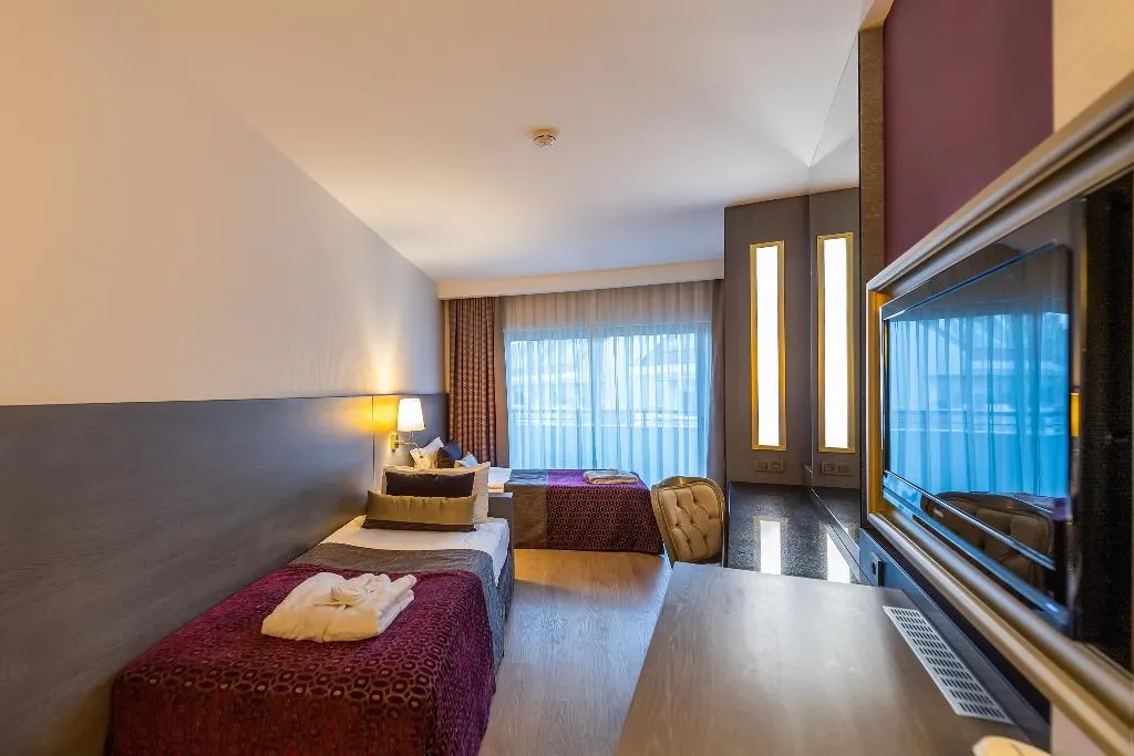 FAMILY ROOM CONNECTING ROOM Room, Kirman Belazur Resort & Spa, Antalya