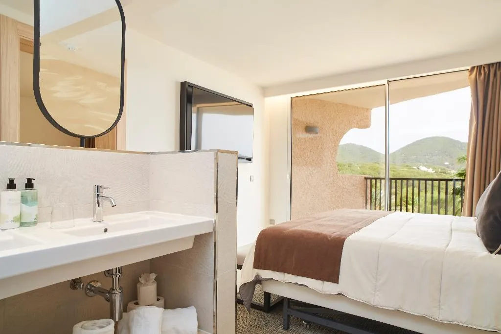 JUNIOR SUITE STANDARD Room, Invisa Hotel Club Cala Blanca, Ibiza