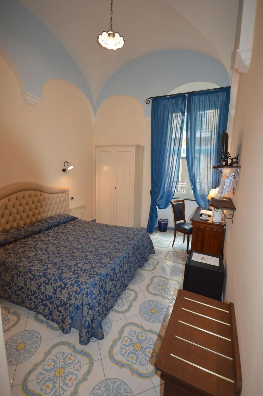 Room, B&B Palazzo Pisani, Naples