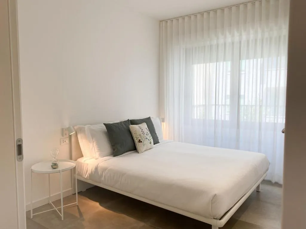 STUDIO CAPACITY 4 Room, Easy Apartment Navigli, Milan