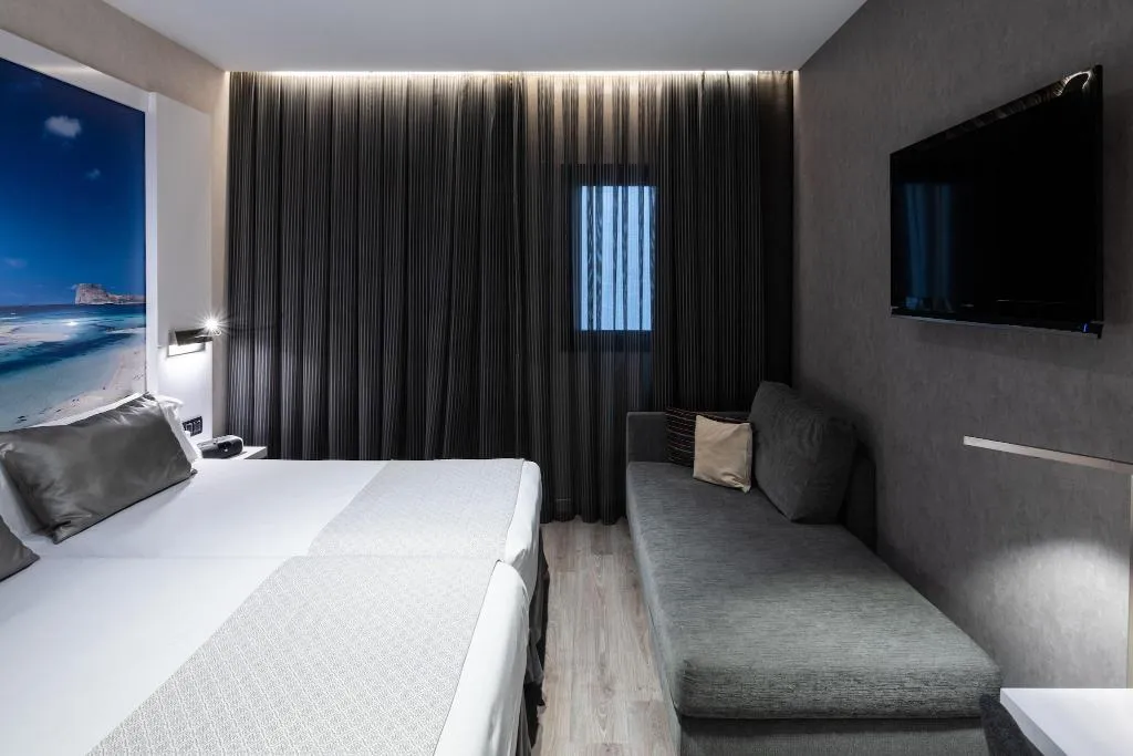 FAMILY ROOM TWO DOUBLE BEDS Room, Catalonia Gran Via BCN, Barcelona