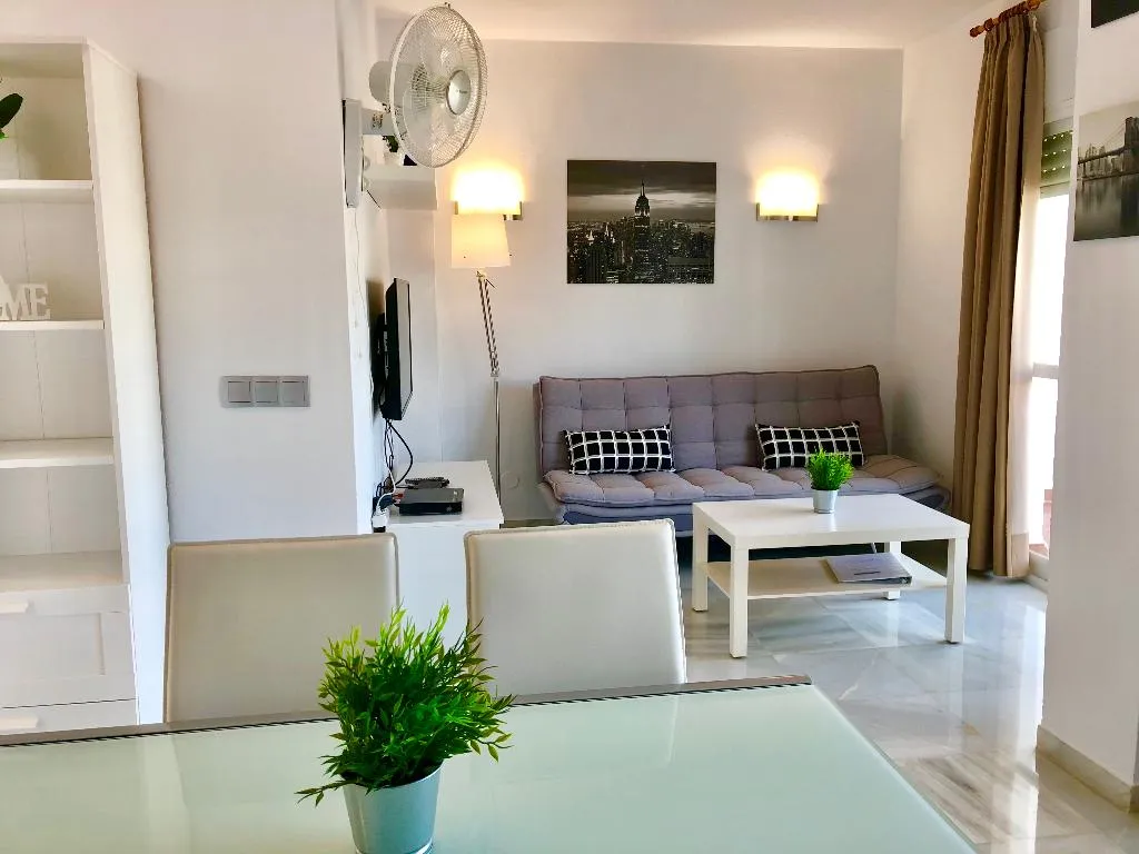 APARTMENT CAPACITY 8 THREE BEDROOMS Room, Las Rosas de Capistrano, Costa Del Sol