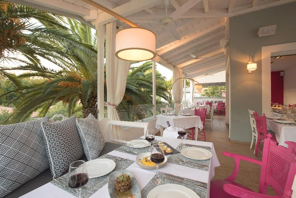 Restaurant, Mandraki Village, Skiathos