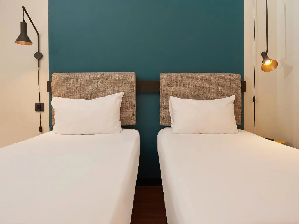 TWIN SUPERIOR Room, Ibis Madrid Aeropuerto Barajas, Madrid