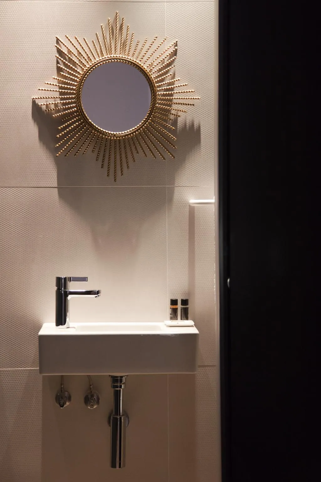 JUNIOR SUITE KING SIZE BED Room, Alexandra Barcelona, Curio Collection by Hilton, Barcelona