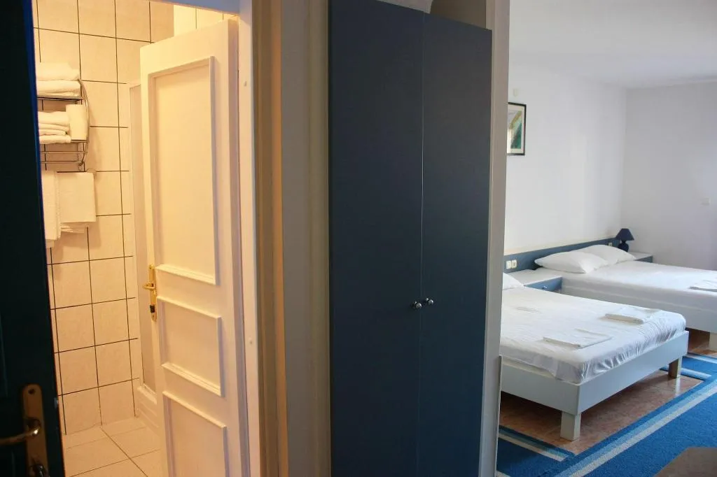 Room, Ivan, Split