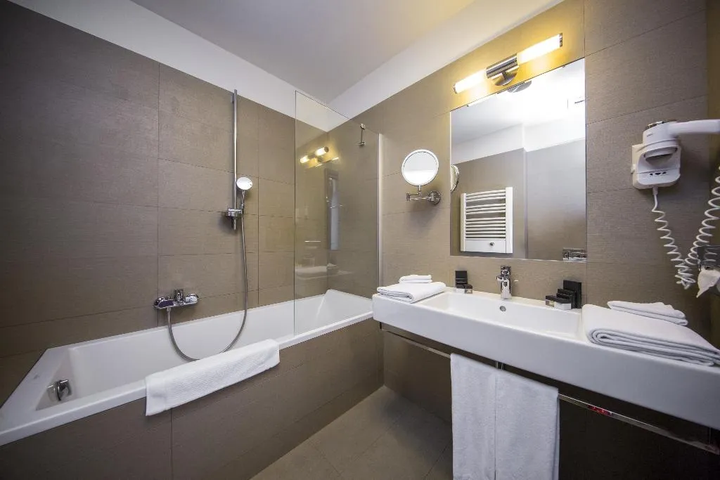 DOUBLE SINGLE USE SUPERIOR Room, Kossak, Krakow