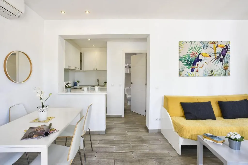 Room, Naika Studios & Apartments, Majorca
