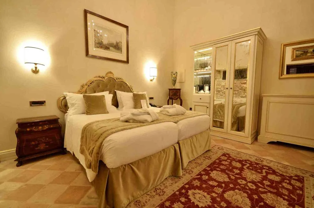 Double or Twin CLASSIC Room, Nani Mocenigo Palace, Venice