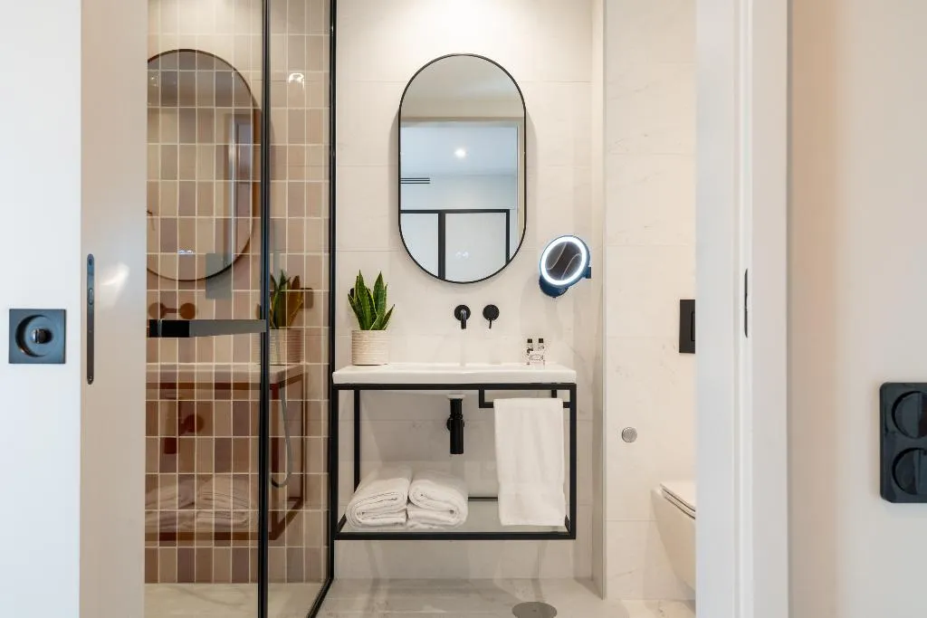 SINGLE SUPERIOR WITH TERRACE Room, The Editory Garden Baixa Porto Hotel, Porto