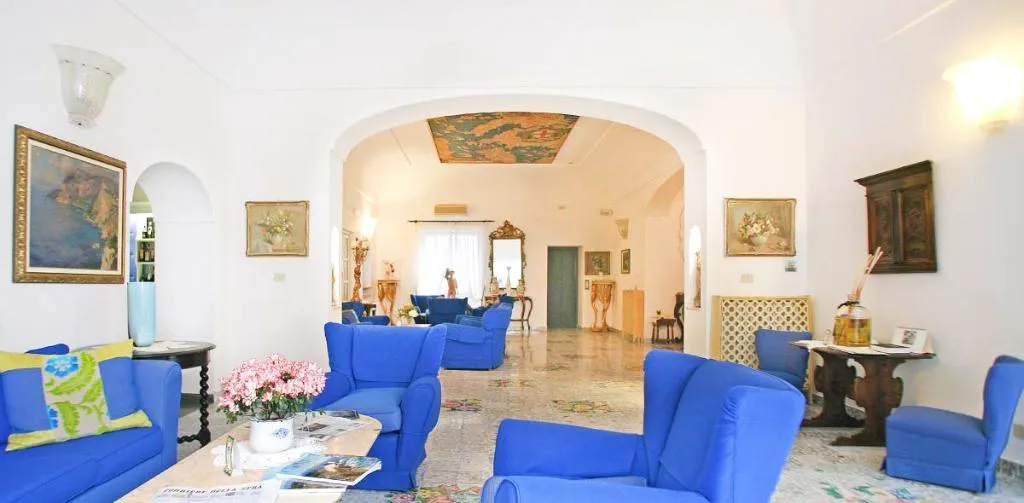 Lobby, Gatto Bianco, Naples