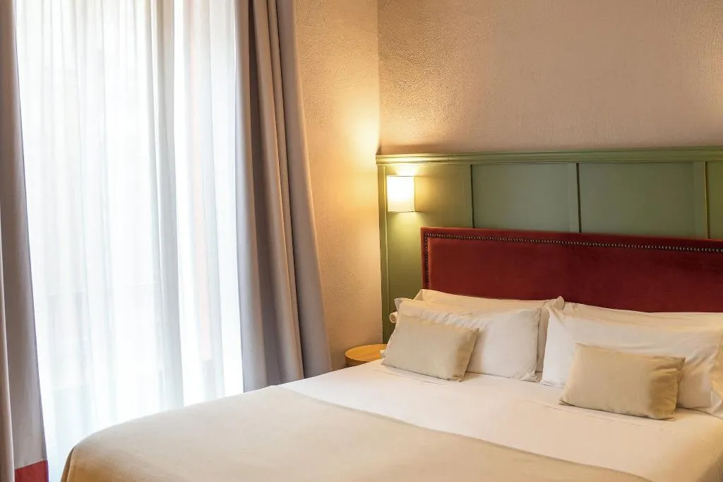 Room, Honest Sevilla, Seville