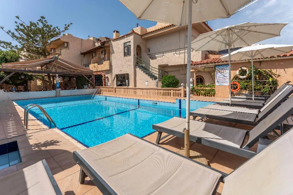 Pool, Erato, Crete