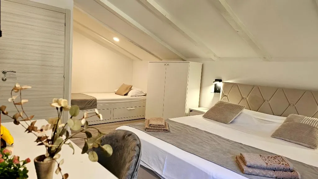 TRIPLE STANDARD Room, Villa Babilon, Dubrovnik