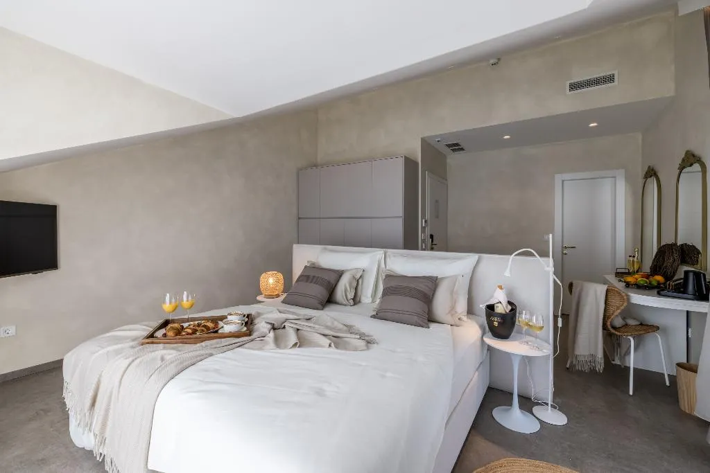 JUNIOR SUITE STANDARD Room, Hotel Aria, Split