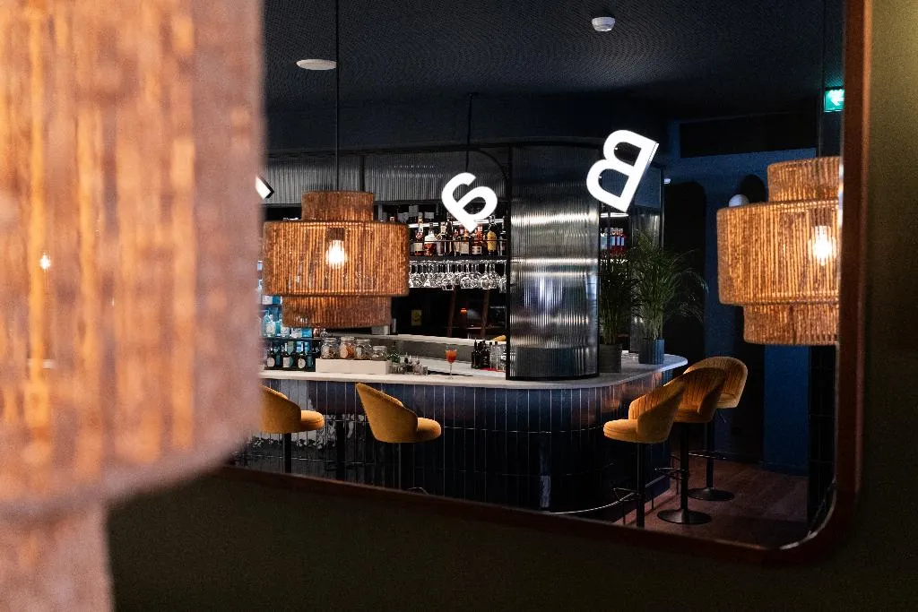 Bar, Chic & Basic Gravity, Porto