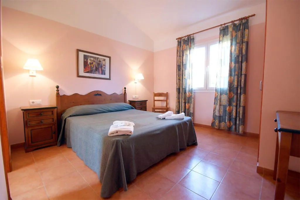 VILLA THREE BEDROOMS WITH AIR CONDITIONING Room, Begonias, Menorca