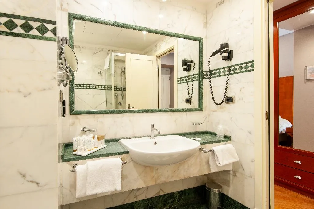 Double or Twin SUPERIOR Room, Delle Nazioni, Rome