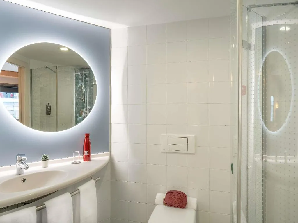 DOUBLE WITH DOUBLE BED Room, ibis Madrid Alcobendas, Madrid