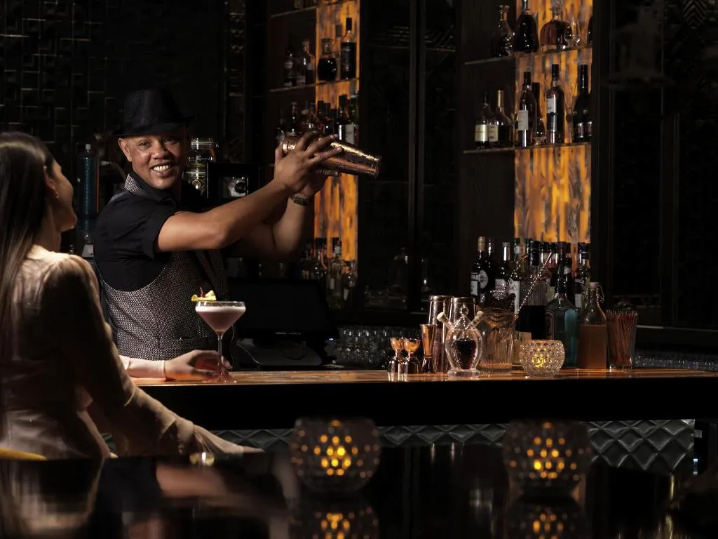 Bar, Raffles The Palm Dubai, Dubai