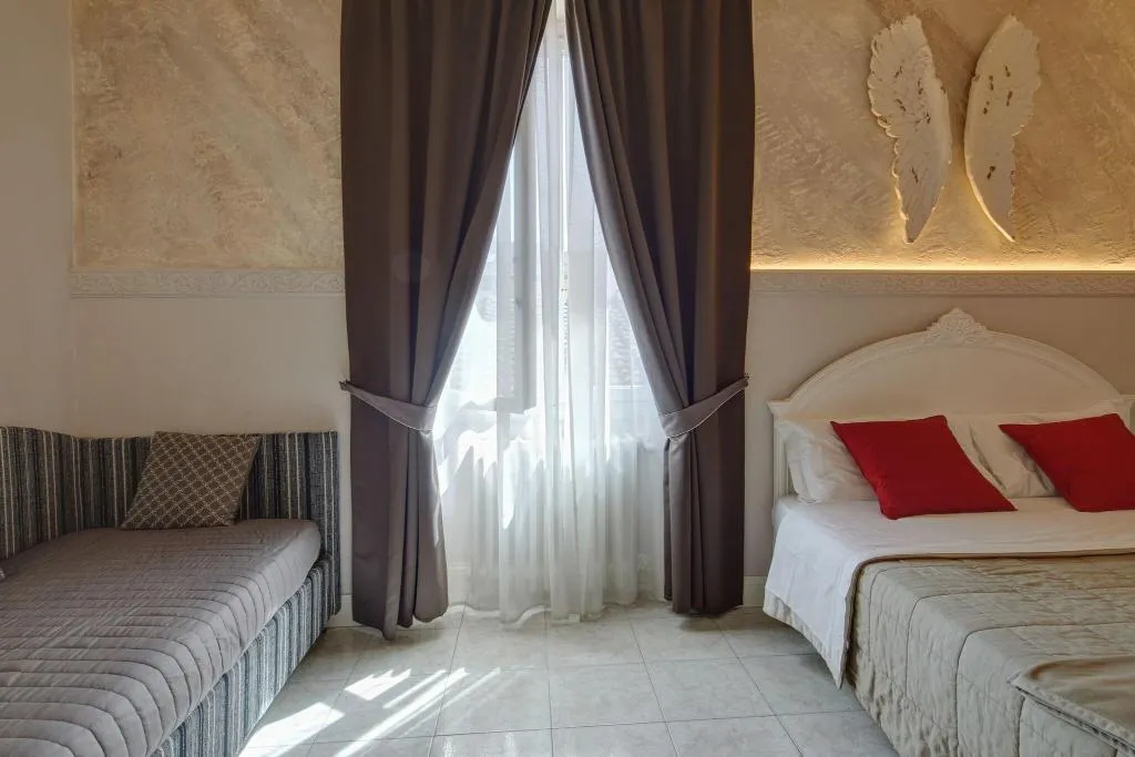 Room, B&B Leone X, Florence