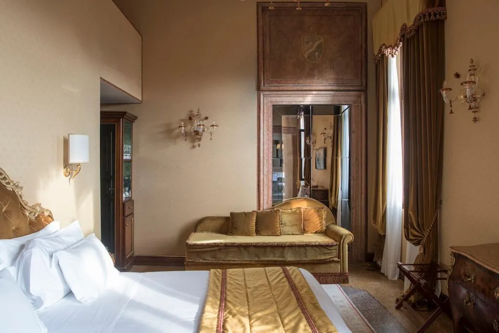 DOUBLE DELUXE WITH VIEWS Room, Nani Mocenigo Palace, Venice