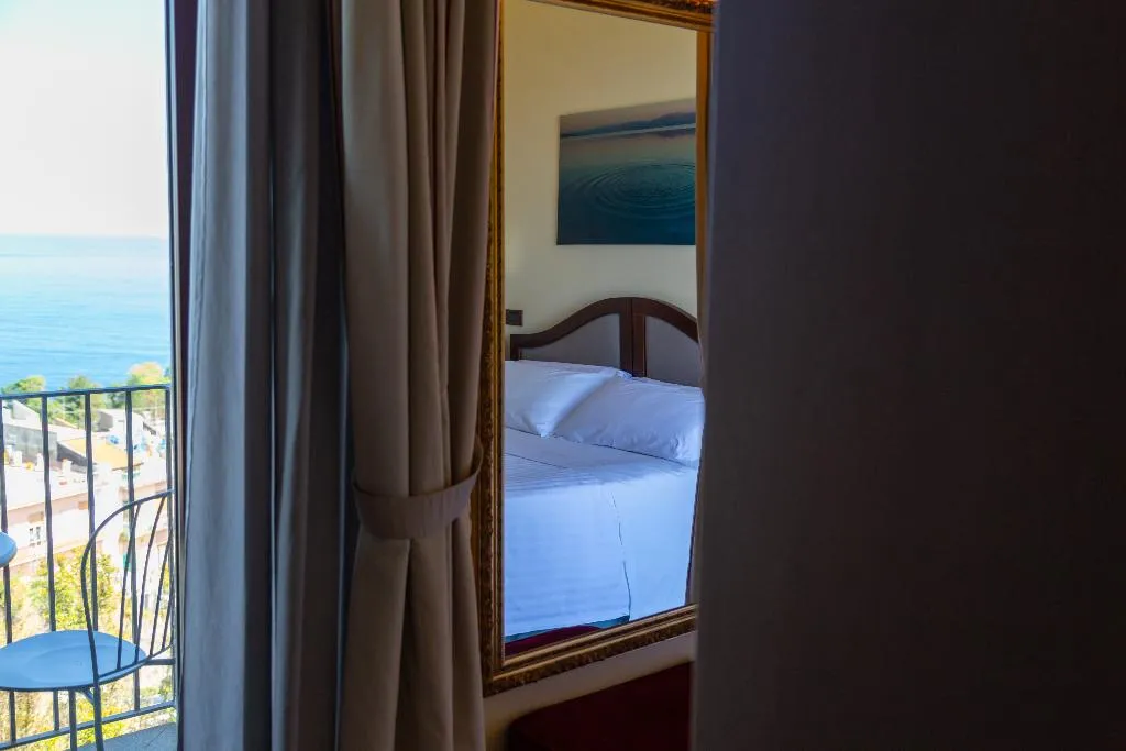JUNIOR SUITE CAPACITY 3 Room, Best Western Hotel Santa Caterina, Catania