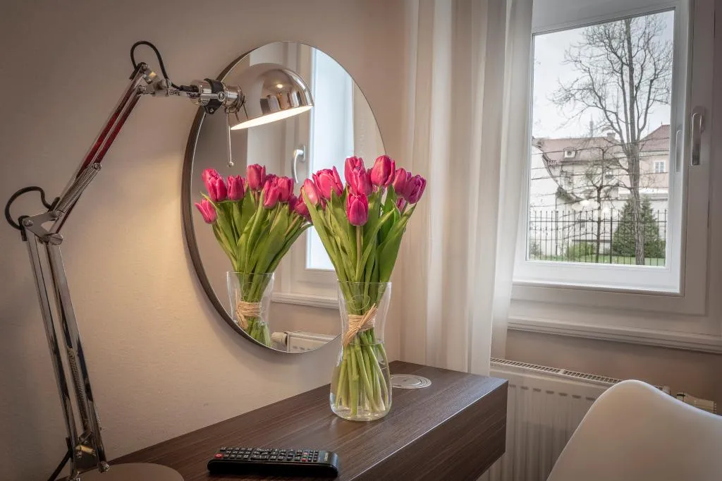 SINGLE STANDARD Room, Pytloun Kampa Garden Hotel Prague, Prague