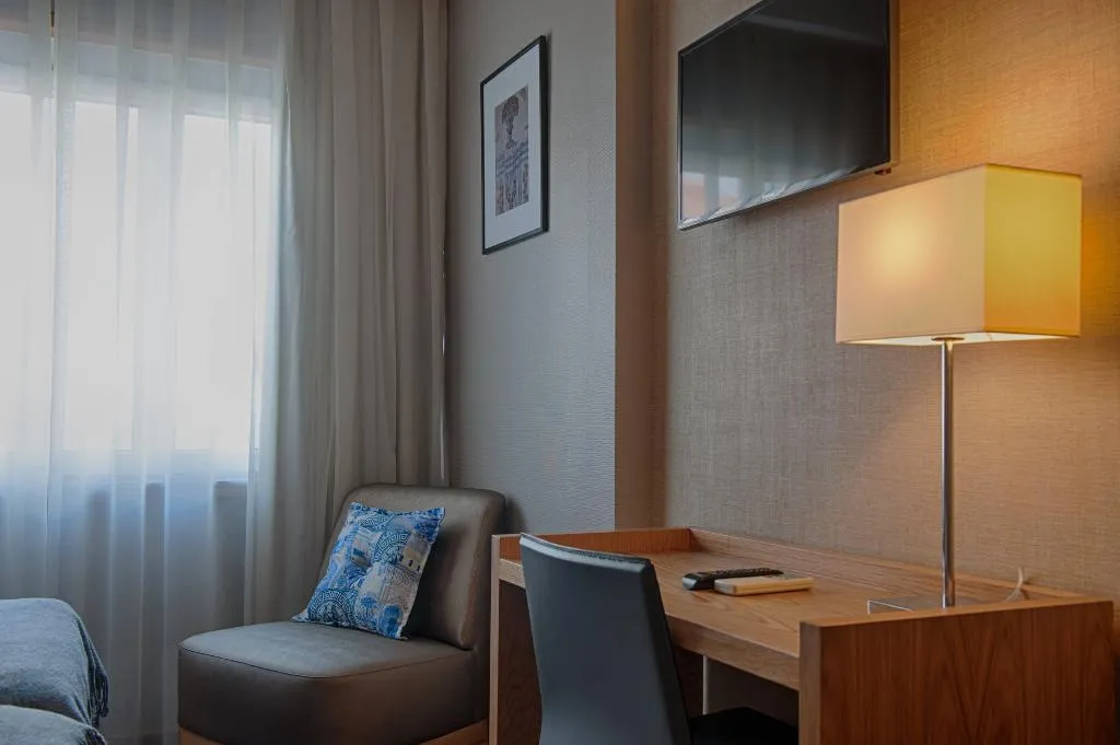 TWIN TWO BEDS Room, Oslo Coimbra, Porto
