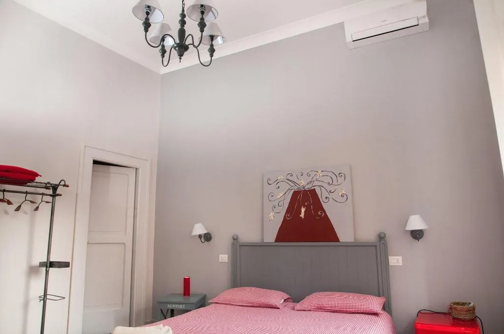 Room, B&B Napul'art, Naples