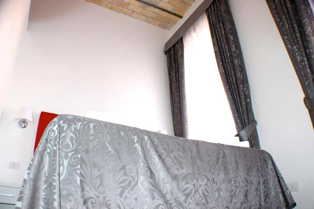 Room, Laterani Suite, Naples