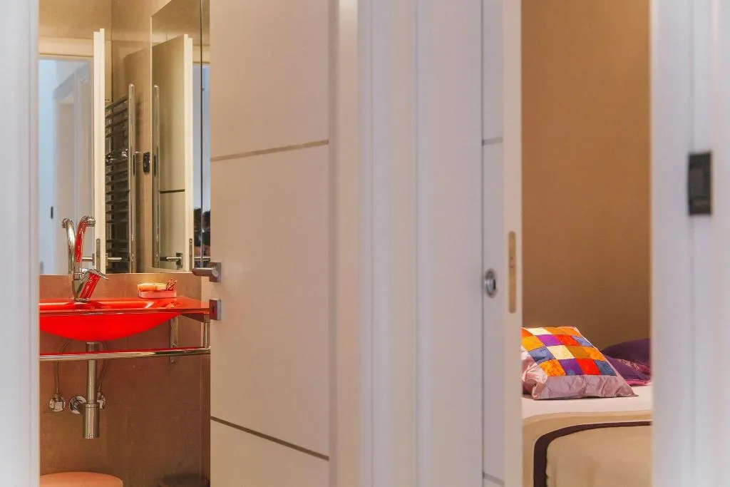 Room, House Karkovich, Split