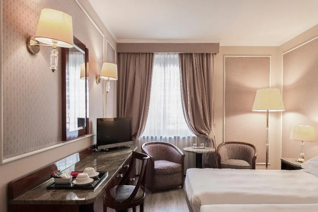 TWIN DELUXE Room, Doria Grand Hotel, Milan