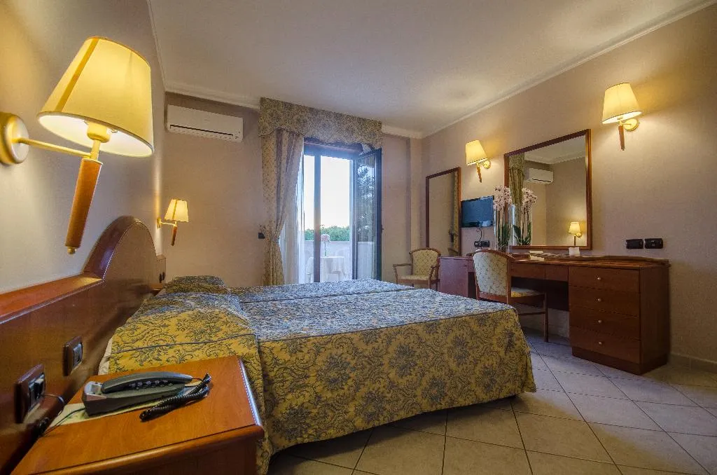 Room, Le Palme, Naples