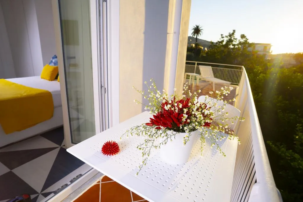 DOUBLE DELUXE WITH BALCONY Room, Villa Cettina Boutique Hotel, Naples