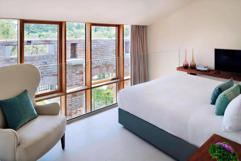 DOUBLE ONE BEDROOM WITH TERRACE Room, JW Venice, Venice