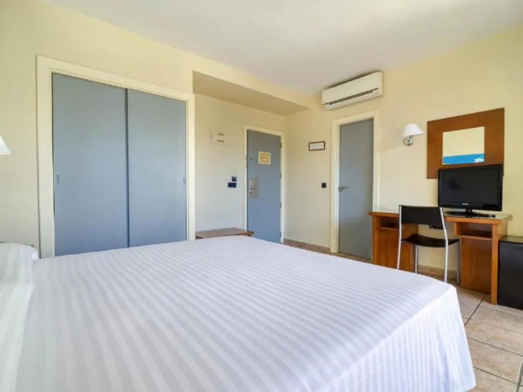 Room, Abril, Costa Blanca