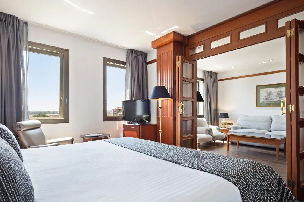 JUNIOR SUITE STANDARD Room, Best Western Premier CMC Girona, Costa Brava