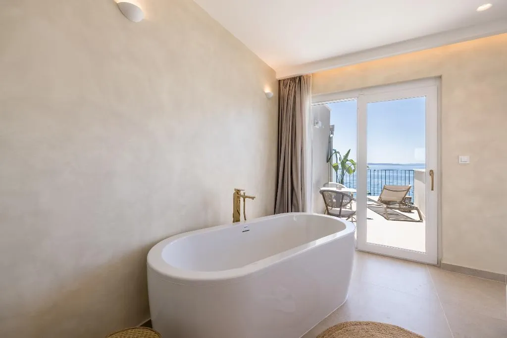 JUNIOR SUITE SEA VIEW Room, Hotel Aria, Split