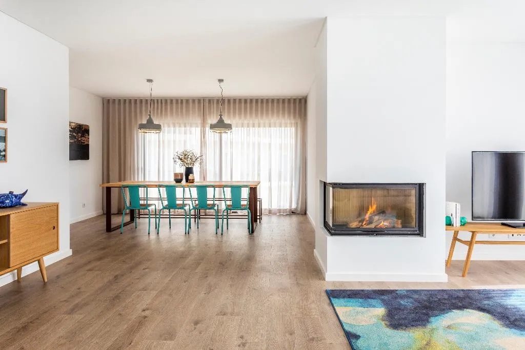 APARTMENT THREE BEDROOMS Room, You and the sea, Lisbon