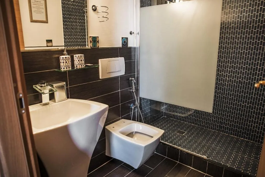 Room, Miracoletti38, Naples